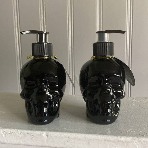 NWT 2 Black Skull 💀 Shaped -Blackberry Sage Scented Maison De Base Hand Soaps - Picture 16 of 16